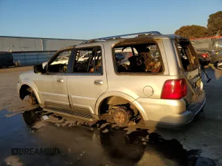 2004 Lincoln Navigator Luxury with VIN 5LMFU28R74LJ27841, listed as a Copart auction lot 83258624 with Not Provided miles and Non Repairable. Bid and sale history available at carsss.com. Image 2.