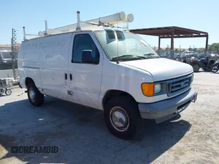 2006 Ford Econoline Cargo z VIN 1FTNE24W36HA38950, wystawiony jako IAAI lot #42367004 z przebiegiem 102 172 mil mil oraz . Historia ofert i sprzedaży dostępna na DreamBid. Obrazek 1.