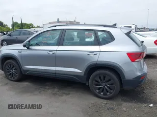 2024 Volkswagen Taos S z VIN 3VV5X7B26RM037123, wystawiony jako IAAI lot #42447853 z przebiegiem 32 395 mil mil oraz . Historia ofert i sprzedaży dostępna na DreamBid. Obrazek 15.
