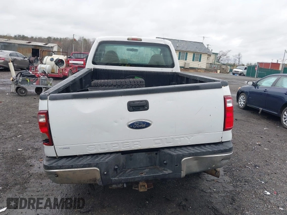 2008 Ford F-250 XL z VIN 1FTSF21RX8EE28091, wystawiony jako IAAI lot #41854496 z przebiegiem 221 483 mil mil oraz . Historia ofert i sprzedaży dostępna na DreamBid. Obrazek 17.
