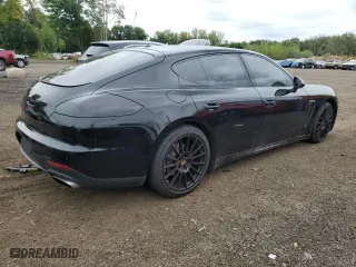 2015 Porsche Panamera 4 with VIN WP0AA2A71FL006079, listed as a Copart auction lot 68807744 with 110,356 mi miles and Salvage Title. Bid and sale history available at carsss.com. Image 3.