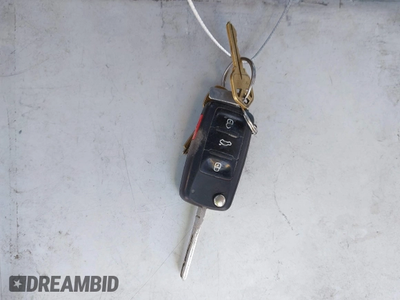 2013 Volkswagen Beetle с VIN 3VWHX7AT0DM663696, выставлен на аукционе IAAI как лот 41485832 с пробегом 111 465 миль миль и . История ставок и продаж доступна на DreamBid. Изображение 11.