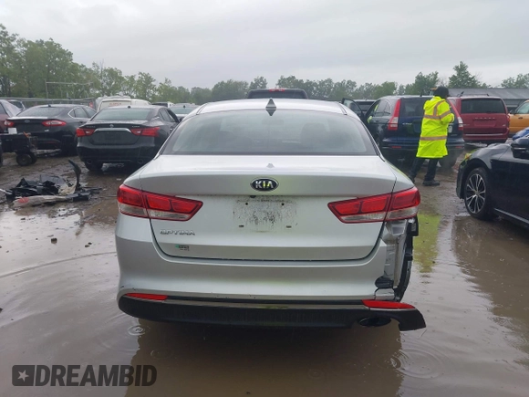 2016 Kia Optima LX z VIN 5XXGT4L37GG010780, wystawiony jako IAAI lot #42320573 z przebiegiem 154 662 mil mil oraz . Historia ofert i sprzedaży dostępna na DreamBid. Obrazek 16.