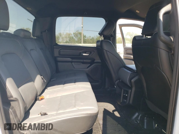 2024 Ram 1500 Tradesman z VIN 1C6SRFGT6RN121396, wystawiony jako Copart lot #75023444 z przebiegiem 25 517 mil mil oraz Szkoda całkowita • Salvage title. Historia ofert i sprzedaży dostępna na DreamBid. Obrazek 10.