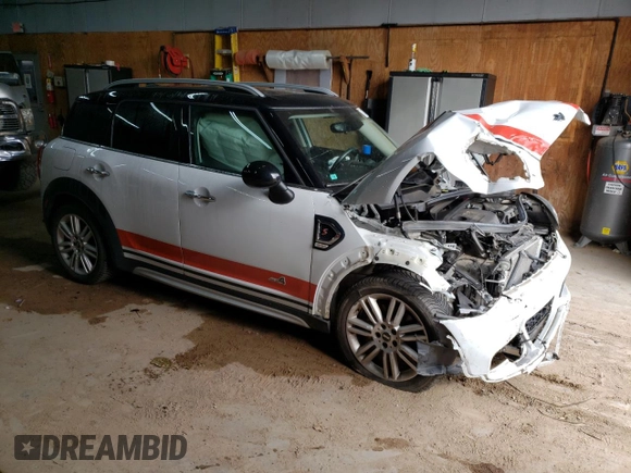 2018 MINI Countryman Cooper S with VIN WMZYT5C35J3E61064, listed as a Copart auction lot 70121724 with 0 mi miles and Clean Title. Bid and sale history available at carsss.com. Image 4.