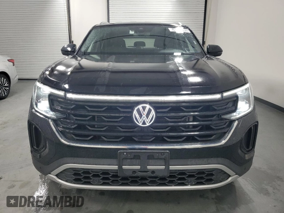 2024 Volkswagen Atlas SE with VIN 1V2HE2CA2RC231772, listed as a Copart auction lot 58084705 with 61,694 mi miles and Clean title. Bid and sale history available at DreamBid. Image 5.
