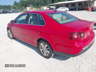 2008 Volkswagen Jetta SE with VIN 3VWRZ71K28M005034, listed as a IAAI auction lot 42615440 with 147,620 mi miles and . Bid and sale history available at DreamBid. Image 3.