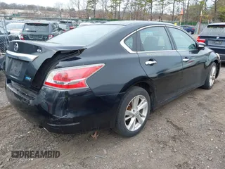 2013 Nissan Altima S with VIN 1N4AL3AP7DC237216, listed as a IAAI auction lot 41886577 with Not Provided miles and . Bid and sale history available at DreamBid. Image 4.