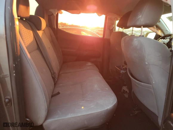 2018 Toyota Tacoma SR with VIN 5TFAX5GN0JX125801, listed as a Copart auction lot 44129015 with 0 mi miles and Salvage Title. Bid and sale history available at carsss.com. Image 10.