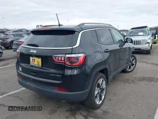 2018 Jeep Compass Limited with VIN 3C4NJDCB8JT307296, listed as a IAAI auction lot 41747374 with 110,499 mi miles. Bid and sale history available at carsss.com. Image 4.