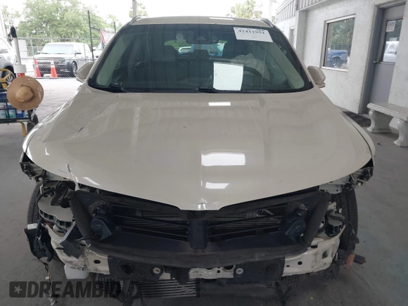 2018 Lincoln MKC Reserve с VIN 5LMCJ3C9XJUL23206, выставлен на аукционе IAAI как лот 42411951 с пробегом 60 904 миль миль и . История ставок и продаж доступна на DreamBid. Изображение 12.