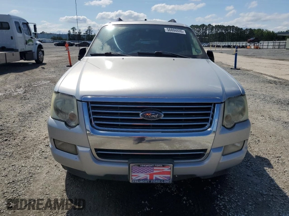 2010 Ford Explorer XLT z VIN 1FMEU6DEXAUA35346, wystawiony jako Copart lot #58806935 z przebiegiem 159 583 mil mil oraz Czysty tytuł • Clean title. Historia ofert i sprzedaży dostępna na DreamBid. Obrazek 5.
