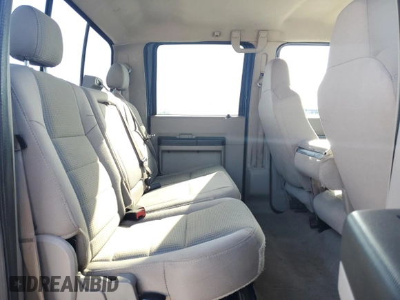 2008 Ford F-250 XL z VIN 1FTSW21Y18EB36076, wystawiony jako Copart lot #50083775 z przebiegiem 187 683 mil mil oraz Nie do naprawy • Non repairable. Historia ofert i sprzedaży dostępna na DreamBid. Obrazek 10.