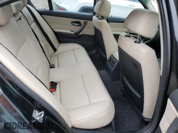 2011 BMW 3 Series 328i xDrive z VIN WBAPK5C51BA661995, wystawiony jako Copart lot #50333965 z przebiegiem Nie podano mil oraz Czysty tytuł • Clean title. Historia ofert i sprzedaży dostępna na DreamBid. Obrazek 10.
