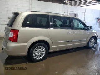 2014 Chrysler Town & Country Limited with VIN 2C4RC1GG3ER251812, listed as a Copart auction lot 61462694 with 99,992 mi miles and Salvage Title. Bid and sale history available at carsss.com. Image 3.