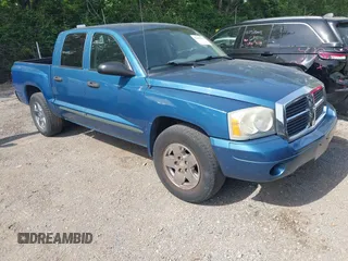 2005 Dodge Dakota SLT z VIN 1D7HE48K25S163588, wystawiony jako IAAI lot #42269518 z przebiegiem 177 850 mil mil oraz . Historia ofert i sprzedaży dostępna na DreamBid. Obrazek 1.