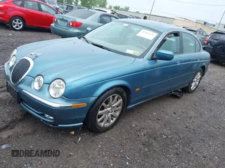 2000 Jaguar S-Type V8 z VIN SAJDA01D0YGL07334, wystawiony jako IAAI lot #42365276 z przebiegiem 63 379 mil mil oraz . Historia ofert i sprzedaży dostępna na DreamBid. Obrazek 2.