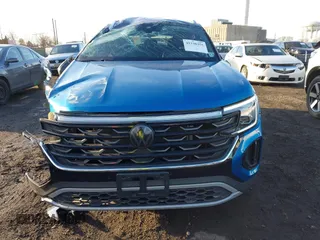 2024 Volkswagen Atlas SE с VIN 1V2HE2CA1RC219841, выставлен на аукционе IAAI как лот 41530355 с пробегом 8 133 миль миль и . История ставок и продаж доступна на DreamBid. Изображение 12.