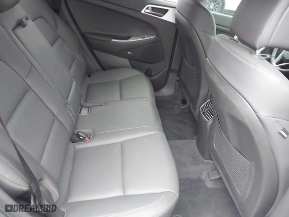 2017 Hyundai Tucson SE with VIN KM8J33A43HU526878, listed as a IAAI auction lot 41782842 with 21,627 mi miles. Bid and sale history available at carsss.com. Image 8.