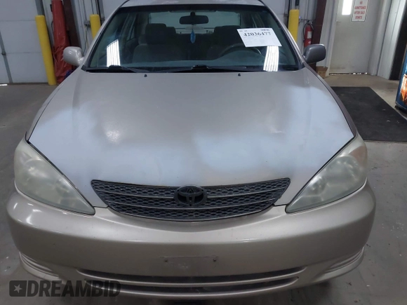 2004 Toyota Camry LE with VIN 4T1BE32K24U852256, listed as a IAAI auction lot 42036477 with 154,389 mi miles. Bid and sale history available at carsss.com. Image 6.