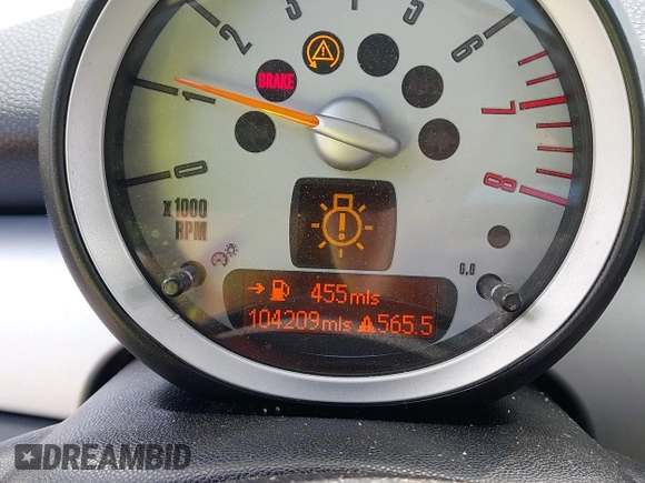 2009 MINI Hardtop with VIN WMWMF33509TU74290, listed as a IAAI auction lot 42538919 with 104,209 mi miles and . Bid and sale history available at DreamBid. Image 15.