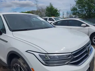 2024 Volkswagen Tiguan Wolfsburg Edition with VIN 3VV5B7AX1RM232736, listed as a IAAI auction lot 41913474 with 9,160 mi miles. Bid and sale history available at carsss.com. Image 6.