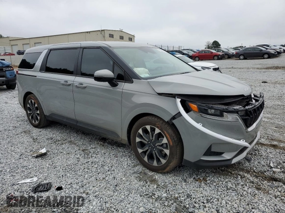 2024 Kia Carnival EX with VIN KNDNC5H36R6368654, listed as a Copart auction lot 71505274 with 32,135 mi miles and Salvage Title. Bid and sale history available at carsss.com. Image 4.