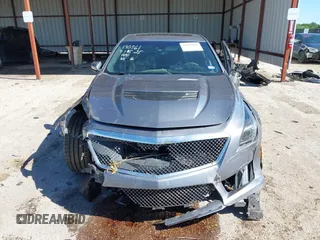 2018 Cadillac CTS-V z VIN 1G6A15S67J0148246, wystawiony jako IAAI lot #42083016 z przebiegiem 82 097 mil mil oraz . Historia ofert i sprzedaży dostępna na DreamBid. Obrazek 6.