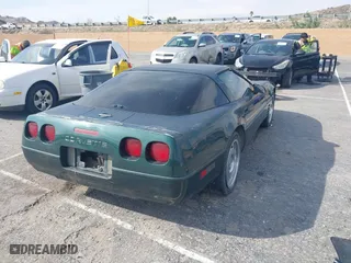 1994 Chevrolet Corvette with VIN 1G1YY22P3R5118795, listed as a IAAI auction lot 41740843 with 142,084 mi miles. Bid and sale history available at carsss.com. Image 4.