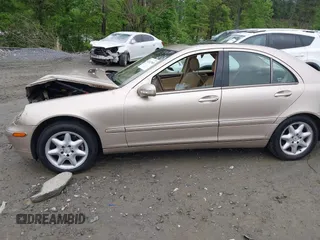2003 Mercedes-Benz C 320 with VIN WDBRF64J03F298111, listed as a IAAI auction lot 42112965 with 198,974 mi miles and . Bid and sale history available at DreamBid. Image 14.