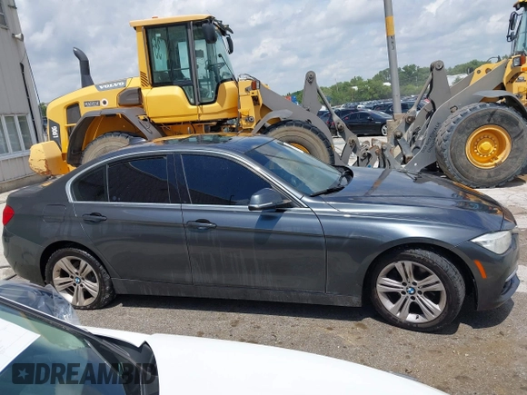 2016 BMW 3 Series 328i xDrive z VIN WBA8E3C53GK503725, wystawiony jako IAAI lot #42484526 z przebiegiem 144 079 mil mil oraz . Historia ofert i sprzedaży dostępna na DreamBid. Obrazek 13.