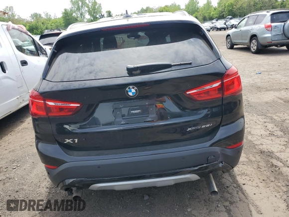 2021 BMW X1 xDrive28i z VIN WBXJG9C07M5S53523, wystawiony jako Copart lot #55450635 z przebiegiem 29 539 mil mil oraz Szkoda całkowita • Salvage title. Historia ofert i sprzedaży dostępna na DreamBid. Obrazek 6.