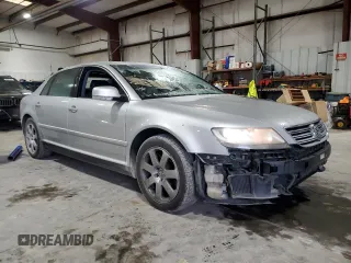 2004 Volkswagen Phaeton V8 z VIN WVWAF63D348007164, wystawiony jako Copart lot #45347815 z przebiegiem 141 934 mil mil oraz Szkody całkowita. Historia ofert i sprzedaży dostępna na DreamBid. Obrazek 4.