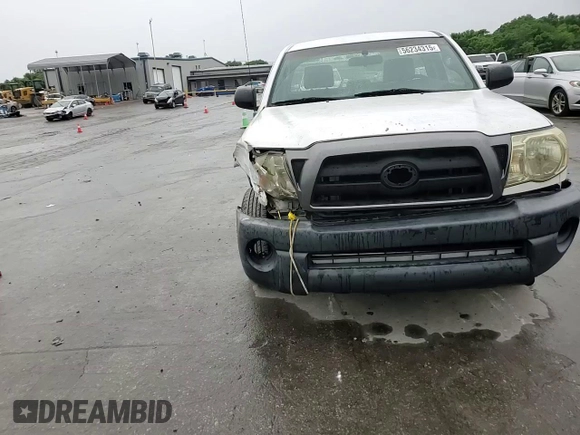 2007 Toyota Tacoma z VIN 5TENX22NX7Z381341, wystawiony jako Copart lot #56234315 z przebiegiem 172 155 mil mil oraz Czysty tytuł • Clean title. Historia ofert i sprzedaży dostępna na DreamBid. Obrazek 14.