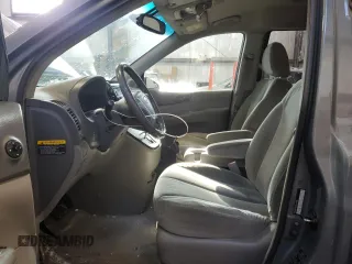 2007 Kia Sedona LX with VIN KNDMB233876120696, listed as a Copart auction lot 43963915 with 304,027 mi miles and Salvage Title. Bid and sale history available at carsss.com. Image 7.