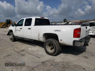 2011 Chevrolet Silverado 3500HD Work Truck z VIN 1GC4KZC81BF130600, wystawiony jako Copart lot #53819535 z przebiegiem Nie podano mil oraz Szkody całkowita. Historia ofert i sprzedaży dostępna na DreamBid. Obrazek 2.