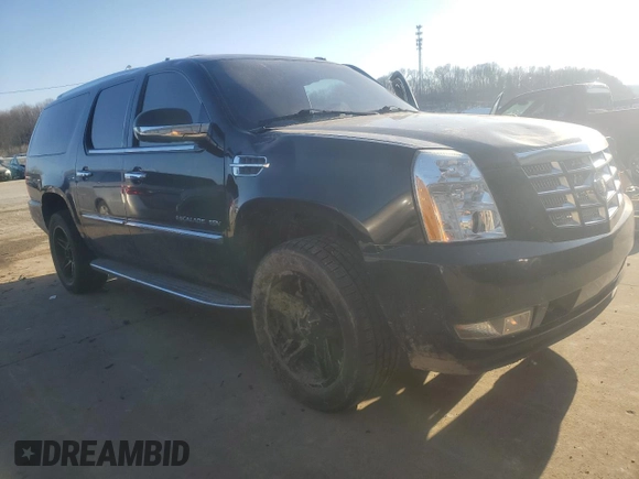 2010 Cadillac Escalade ESV Luxury z VIN 1GYUKHEFXAR213830, wystawiony jako Copart lot #42581145 z przebiegiem 221 132 mil mil oraz Nie do naprawy • Non repairable. Historia ofert i sprzedaży dostępna na DreamBid. Obrazek 4.