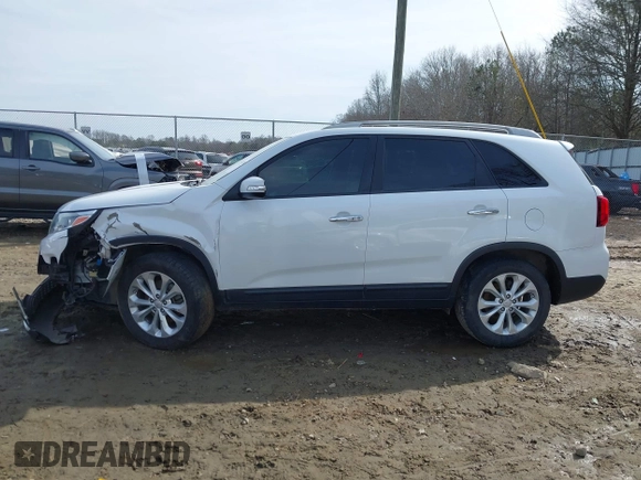 2015 Kia Sorento EX with VIN 5XYKU4A7XFG638114, listed as a IAAI auction lot 41429929 with 160,891 mi miles. Bid and sale history available at carsss.com. Image 14.