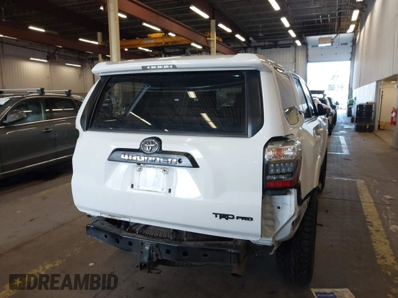 2018 Toyota 4Runner SR5 with VIN JTEBU5JRXJ5603321, listed as a IAAI auction lot 41671207 with 56,540 mi miles. Bid and sale history available at carsss.com. Image 17.