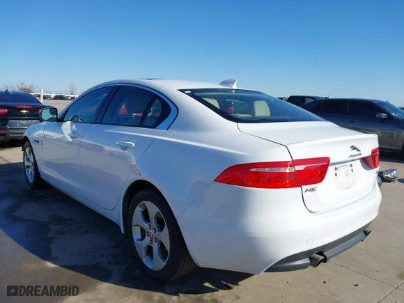 2018 Jaguar XE 25t with VIN SAJAR4FXXJCP31218, listed as a IAAI auction lot 41406848 with 117,538 mi miles. Bid and sale history available at carsss.com. Image 3.