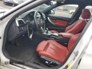 2017 BMW 3 Series 330i xDrive z VIN WBA8D9G59HNU60668, wystawiony jako Copart lot #58411195 z przebiegiem 97 785 mil mil oraz Szkoda całkowita • Salvage title. Historia ofert i sprzedaży dostępna na DreamBid. Obrazek 7.