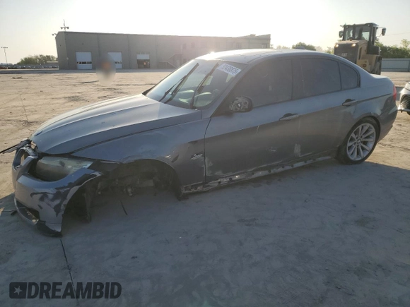 2011 BMW 3 Series 328i z VIN WBAPH7G54BNM55230, wystawiony jako Copart lot #52438875 z przebiegiem Nie podano mil oraz Szkoda całkowita • Salvage title. Historia ofert i sprzedaży dostępna na DreamBid. Obrazek 1.