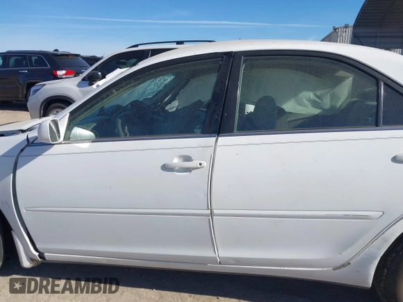 2004 Toyota Camry LE with VIN 4T1BF30KX4U065023, listed as a IAAI auction lot 41085725 with 278,218 mi miles. Bid and sale history available at carsss.com. Image 15.