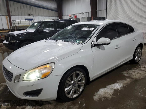 2012 Volvo S60 T6 with VIN YV1902FH4C2101979, listed as a Copart auction lot 87255174 with 250,376 mi miles and Salvage Title. Bid and sale history available at carsss.com. Image 1.