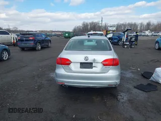 2011 Volkswagen Jetta SE with VIN 3VWDZ7AJ7BM368275, listed as a IAAI auction lot 41444681 with 139,828 mi miles and . Bid and sale history available at DreamBid. Image 16.
