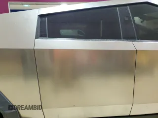 2024 Tesla Cybertruck z VIN 7G2CEHED8RA013046, wystawiony jako Copart lot #79999264 z przebiegiem Nie podano mil oraz Szkody całkowita. Historia ofert i sprzedaży dostępna na DreamBid. Obrazek 11.