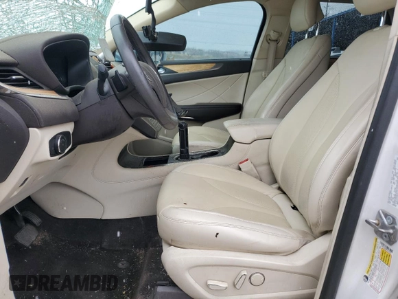 2015 Lincoln MKC z VIN 5LMTJ2AH6FUJ37822, wystawiony jako Copart lot #51931505 z przebiegiem 138 188 mil mil oraz Szkoda całkowita • Salvage title. Historia ofert i sprzedaży dostępna na DreamBid. Obrazek 7.