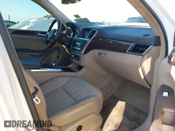 2014 Mercedes-Benz GL-Class GL 450 with VIN 4JGDF7CE1EA387056, listed as a IAAI auction lot 41899945 with 126,842 mi miles. Bid and sale history available at carsss.com. Image 5.
