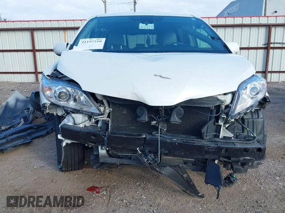 2018 Toyota Sienna XLE Auto Access Seat with VIN 5TDYZ3DC0JS902001, listed as a IAAI auction lot 41197210 with 99,018 mi miles. Bid and sale history available at carsss.com. Image 13.