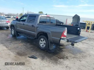 2015 Toyota Tacoma PreRunner z VIN 5TFJX4GN9FX039498, wystawiony jako IAAI lot #41487344 z przebiegiem 135 061 mil mil oraz . Historia ofert i sprzedaży dostępna na DreamBid. Obrazek 3.